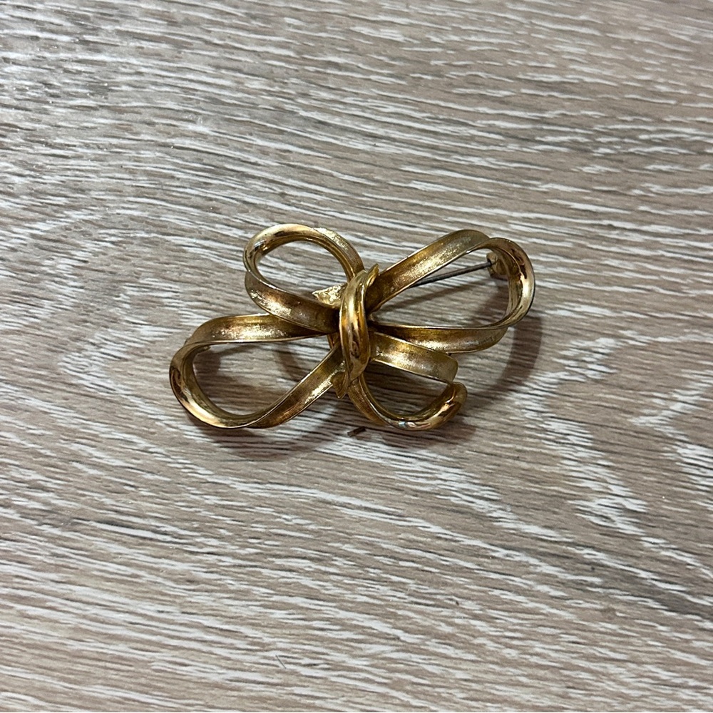 Vintage Monet Gold Tone Ribbon Bow Brooch